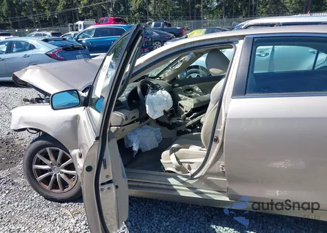 2007 Toyota Camry Le z USA, uszkodzony, nr VIN 4T1BE46K77U665826